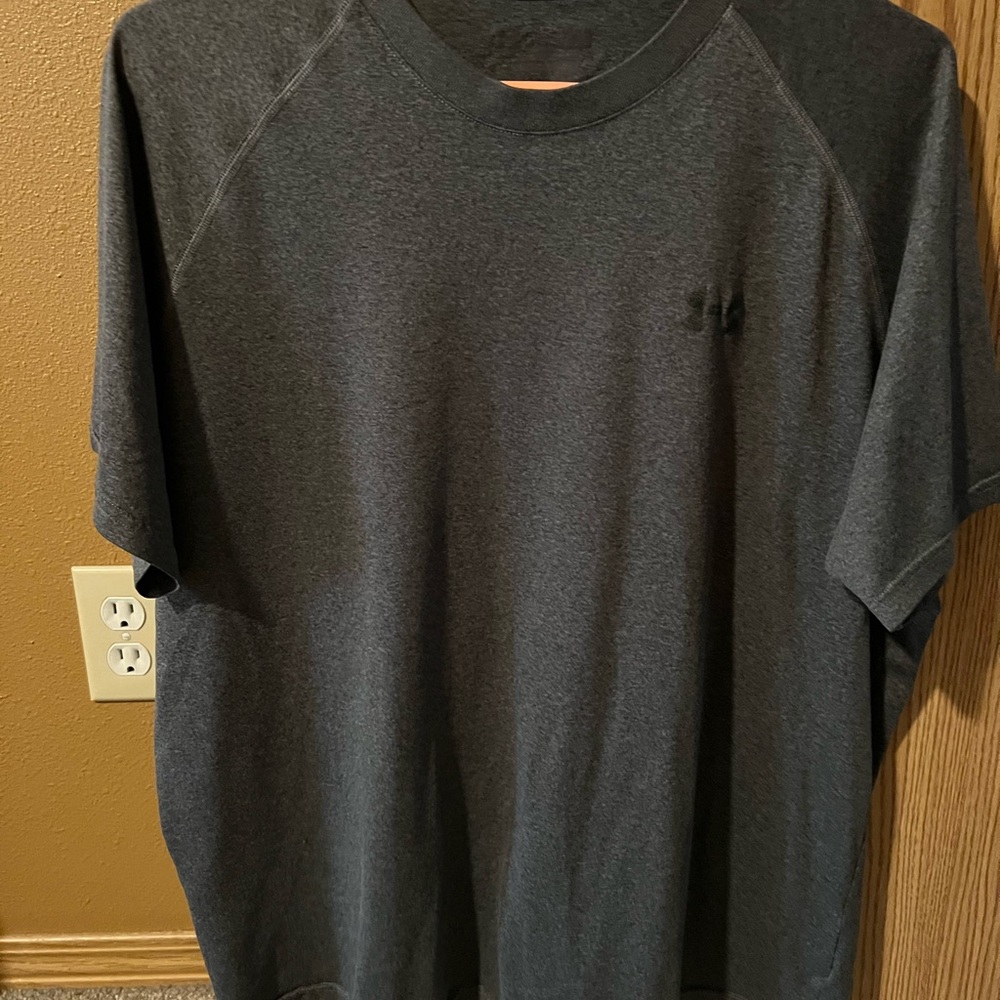 Under Armour Men's Grey Tee